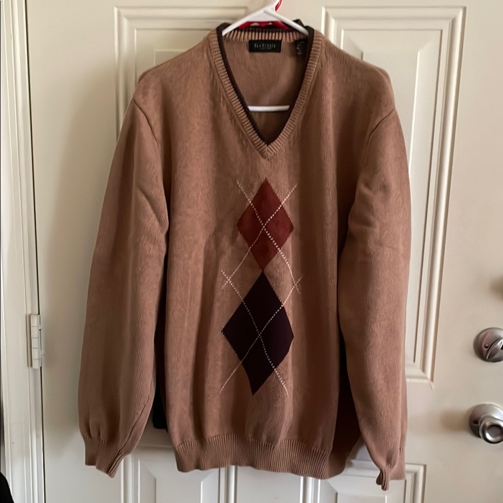 Van Heusen V-Neck Tan Sweater with Classic Argyle Design